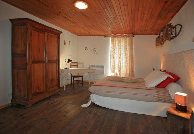Le Gîte des Faucons Chambre photo